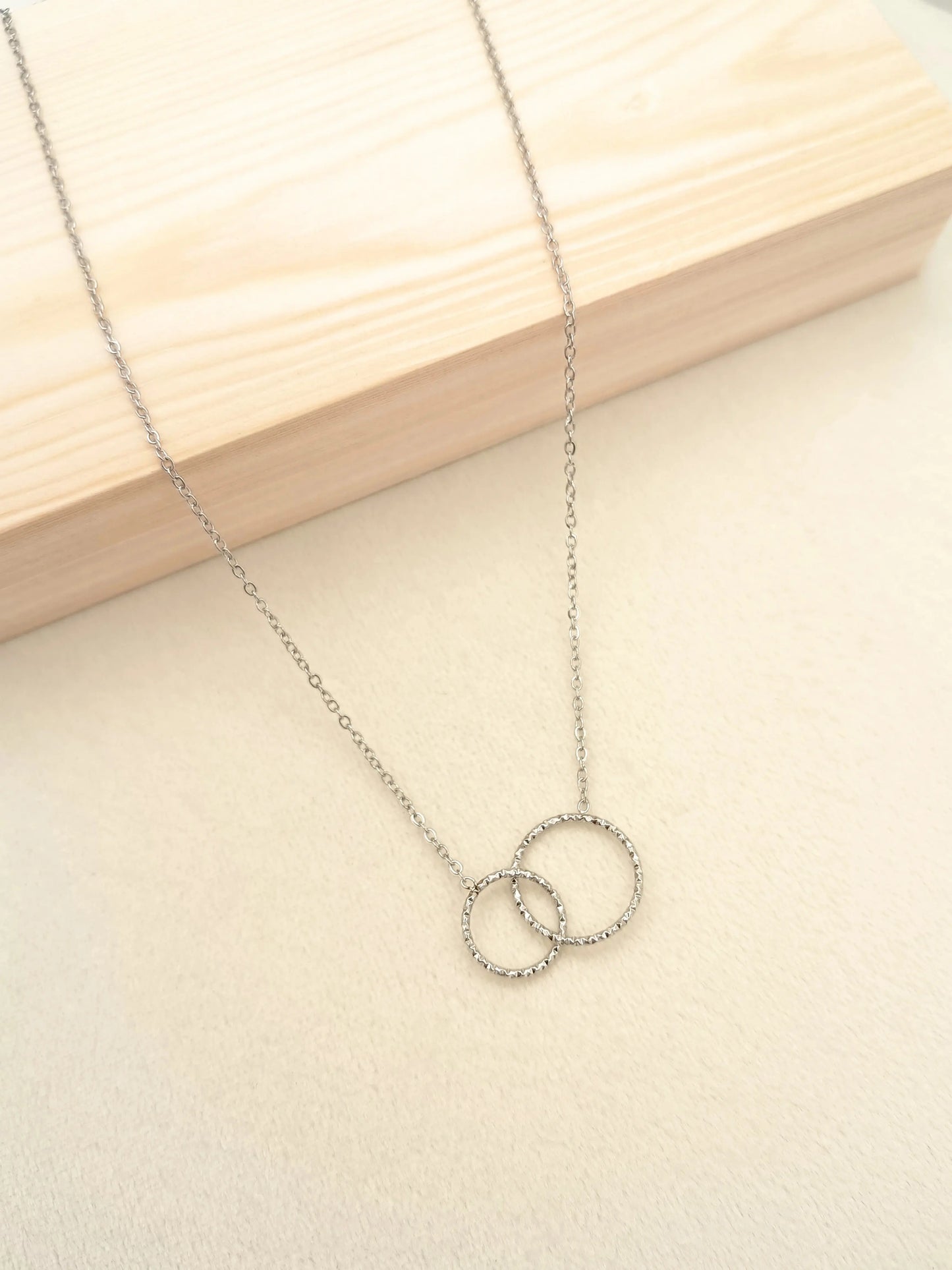Collier argenté double cercle entremêlés Lina shop