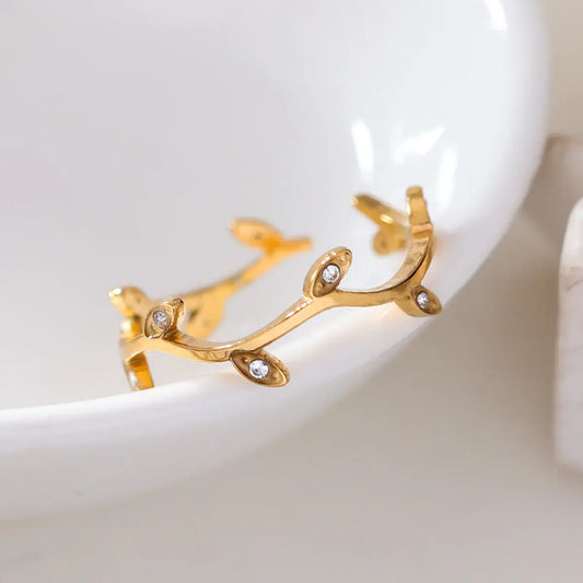 Bague dorée ornée de feuilles avec strass Lina shop