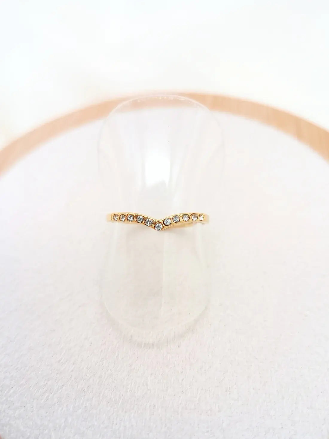 Bague ligne en v avec strass Lina shop