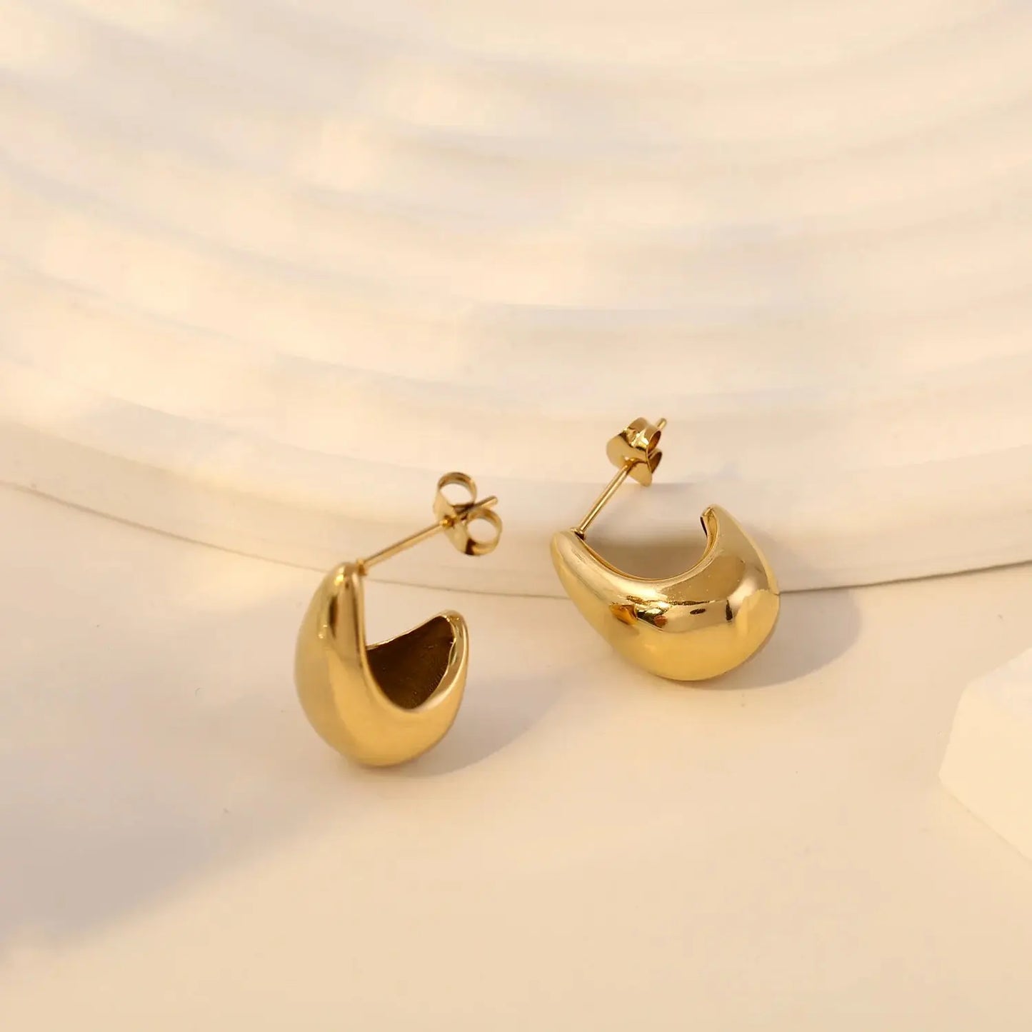 Boucles d'oreilles dorée virgule épaisse Lina shop