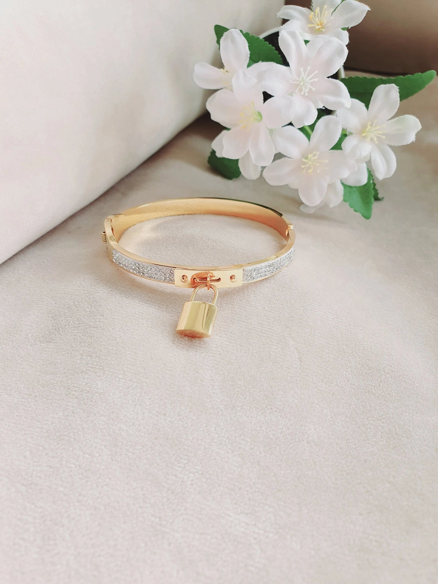 Bracelet avec cristaux et cadenas Lina shop