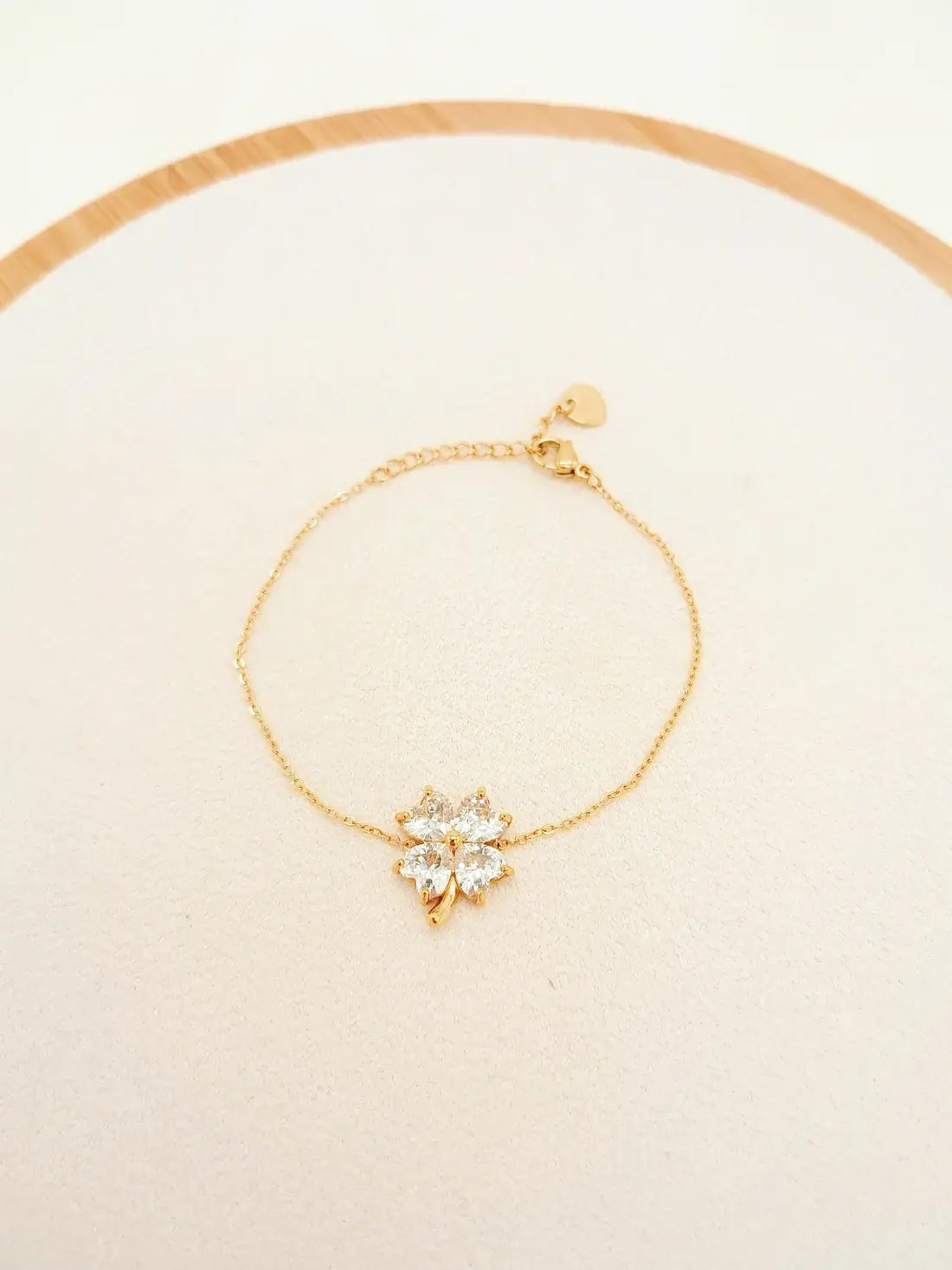 Bracelet chaîne dorée avec fleur en strass Lina shop