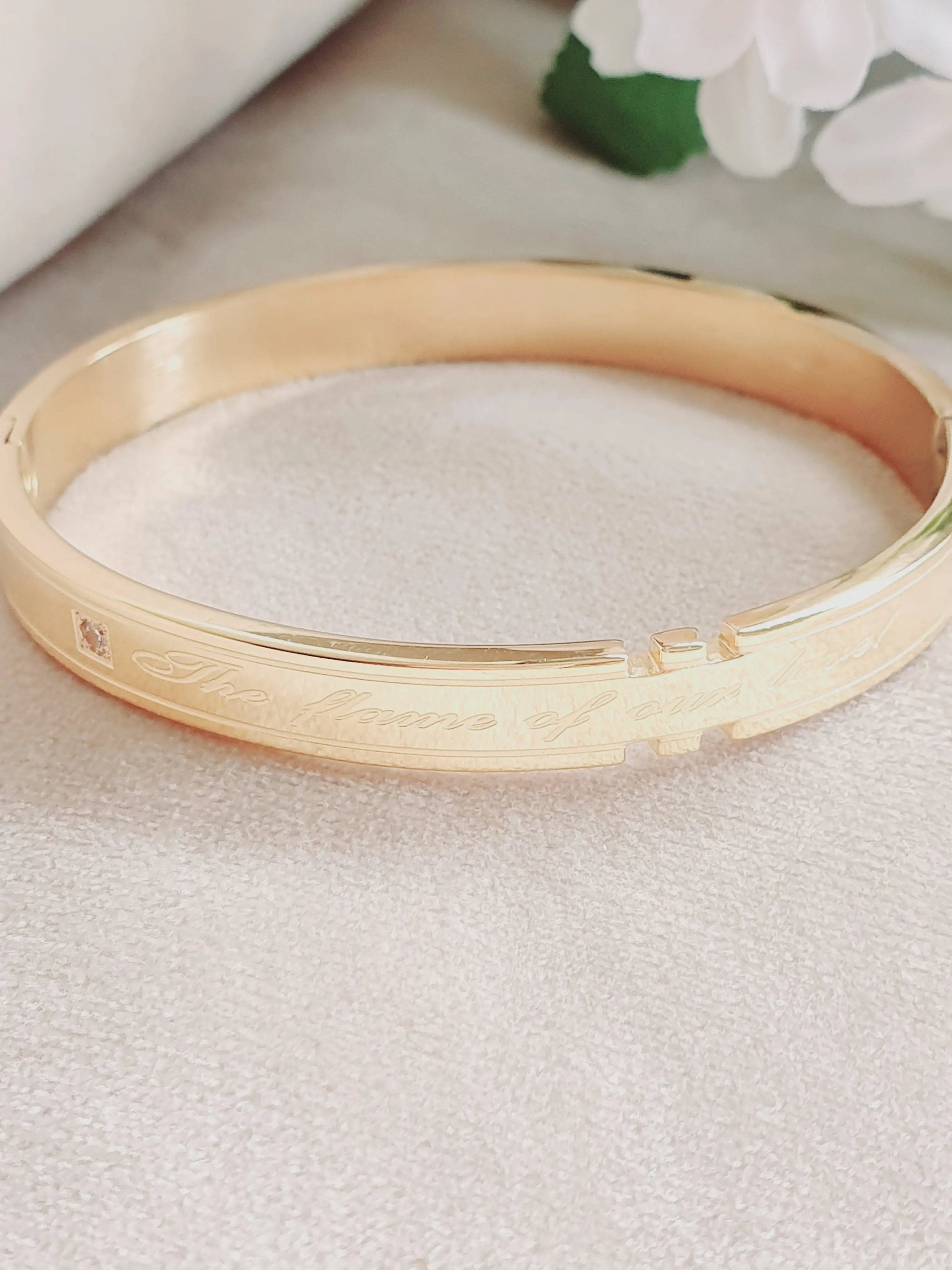 Bracelet flame of love Lina shop