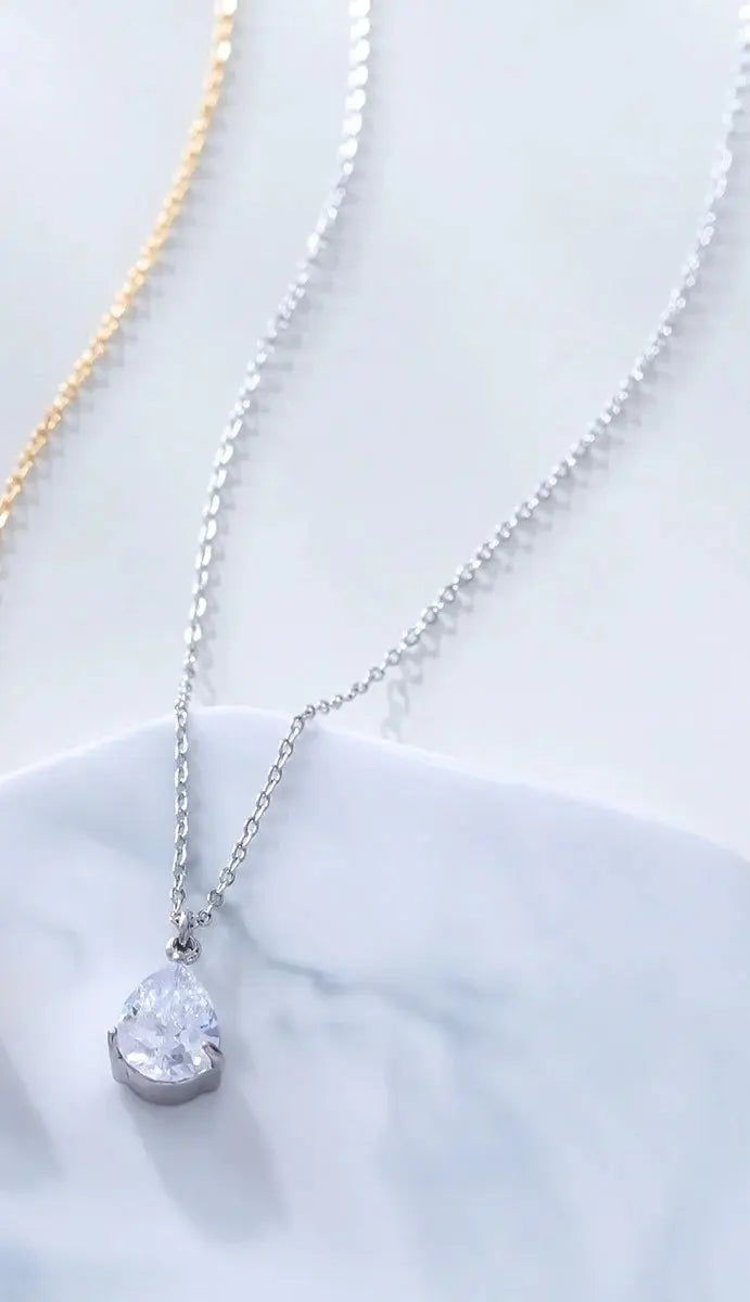Collier chaine argentée avec pendentif strass en goutte Lina shop
