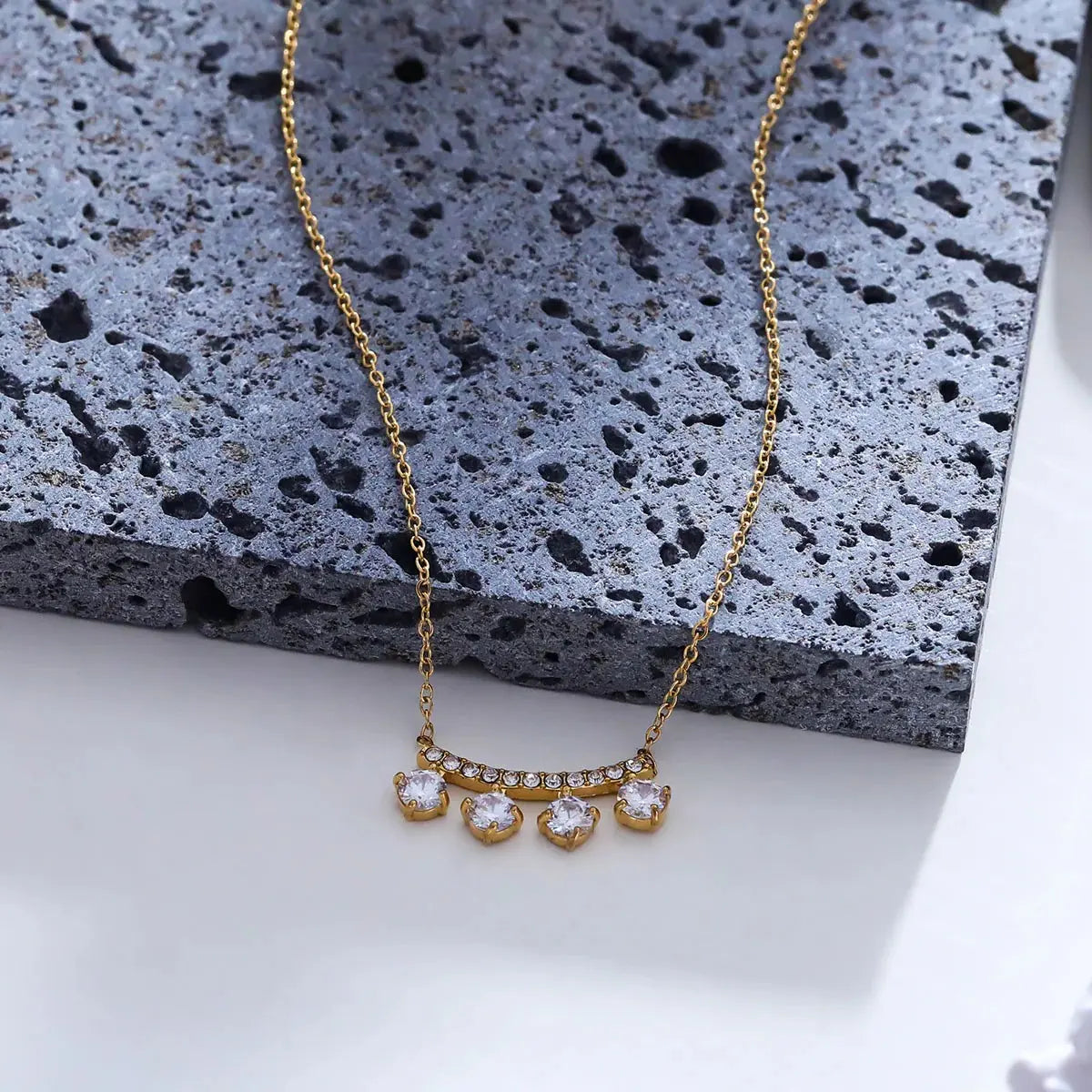 Collier chaine dorée strass Lina shop